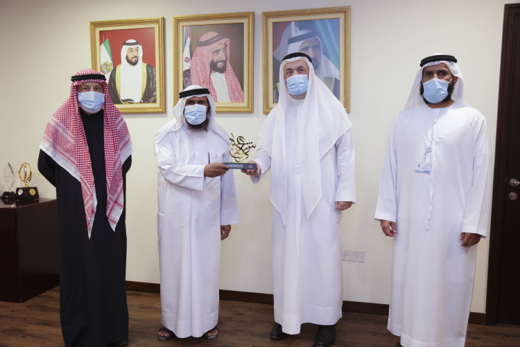 قدمت 1.3 مليون دعما لطلبة الجامعة  جامعة الشارقة تكرم 